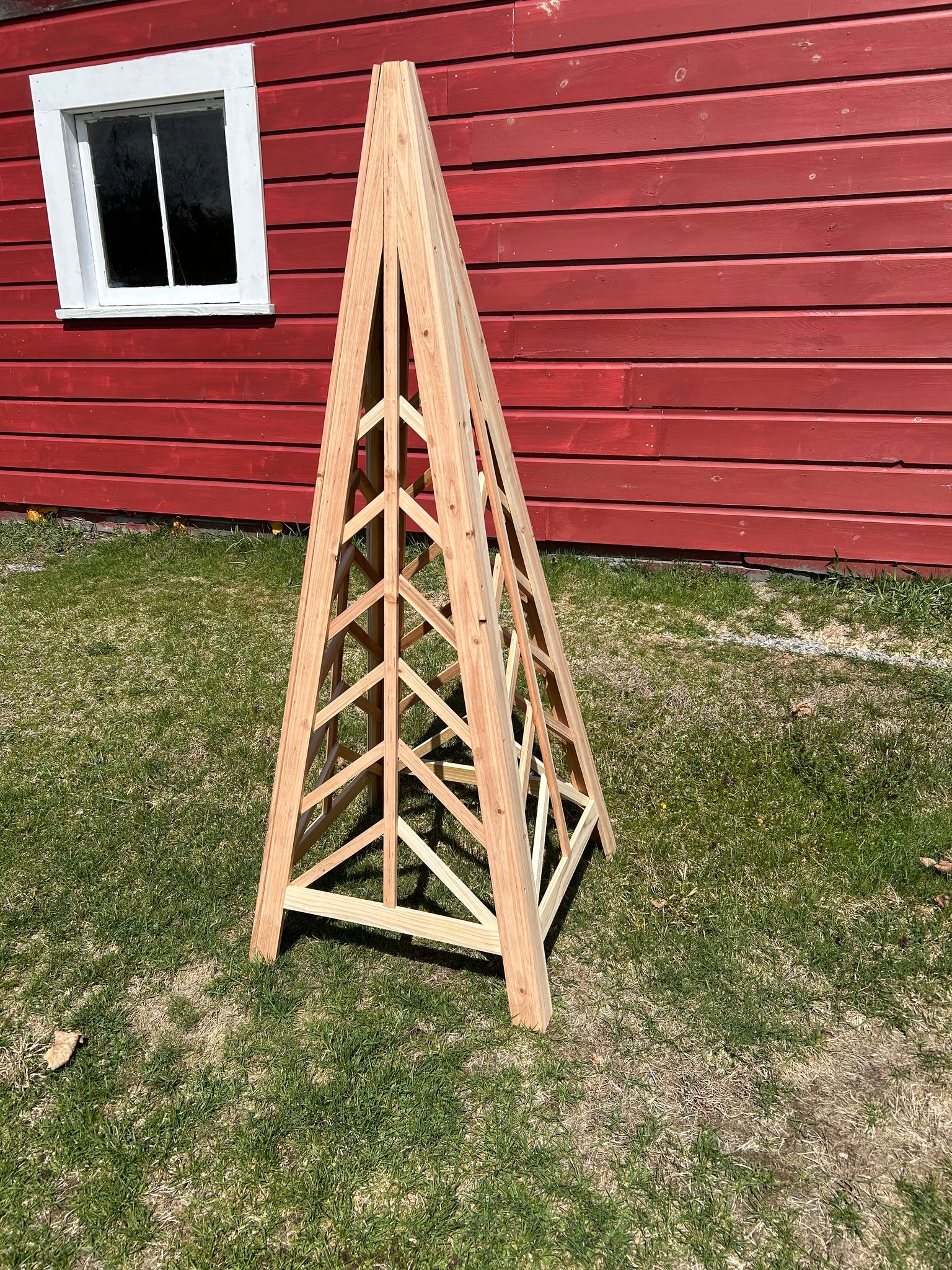 Vintage Millworks Deco Obelisk - Cedar